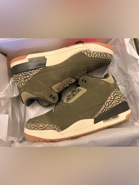 Jordan Men's Olive Green and Cream Retro Sneakers brand new men’s size 8